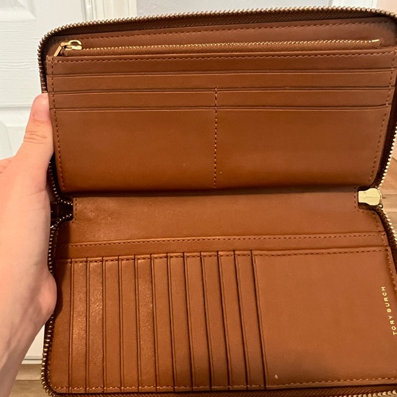 Tory Burch wallet - Picture 3 of 7
